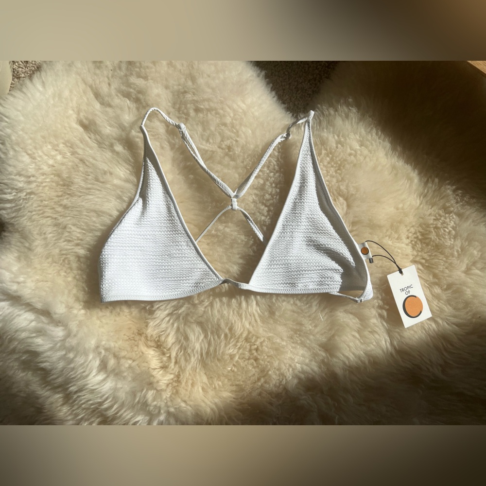 NWT universo bralette in white eco compression
